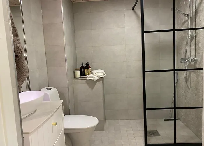 Moderni Ullakkohuoneisto فندق كوبيو